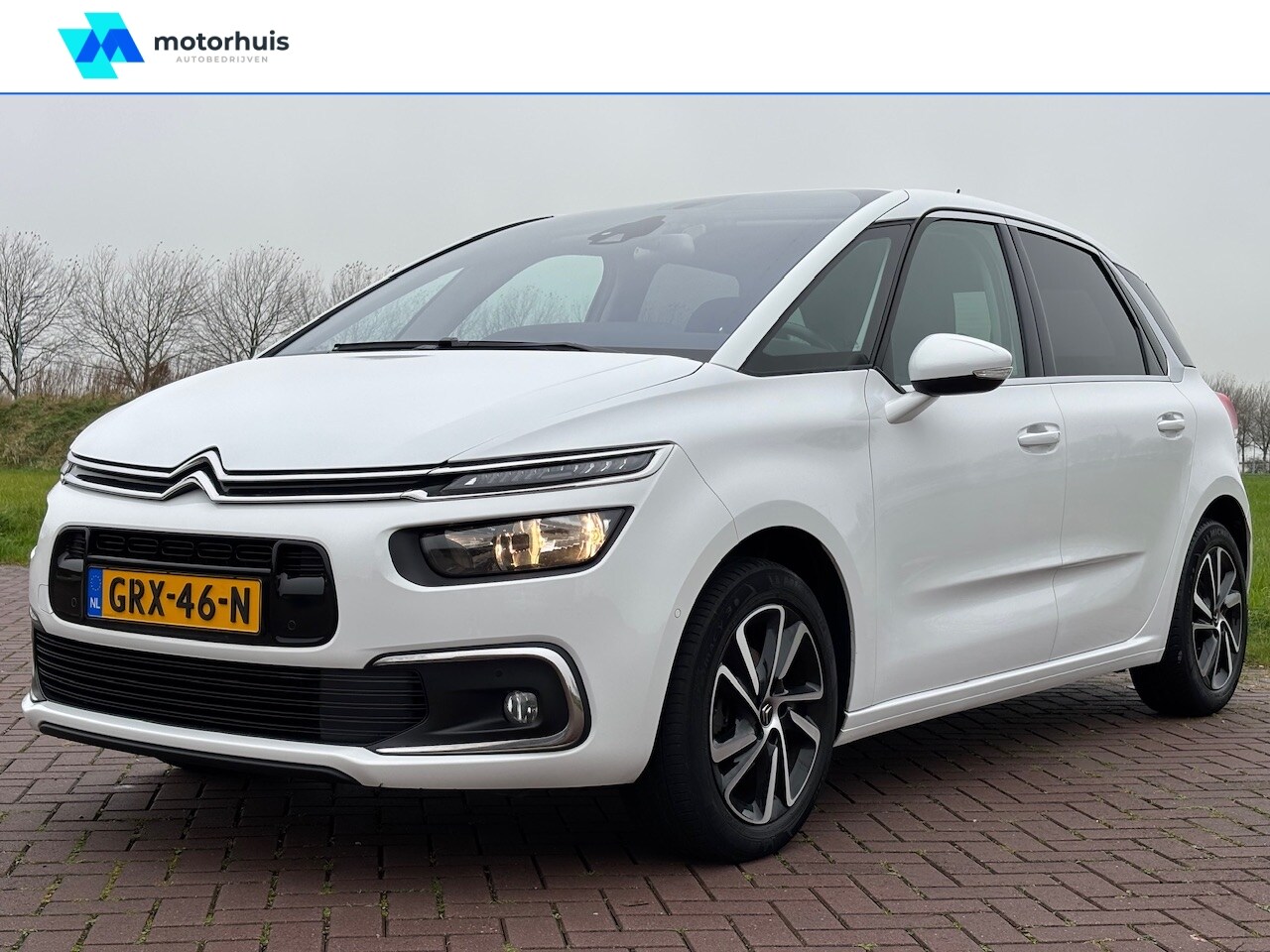 Citroën C4 SpaceTourer - | SHINE | AUTOMAAT | 130 PK | CAMERA | NAVIGATIE | PARK ASSIST | - AutoWereld.nl