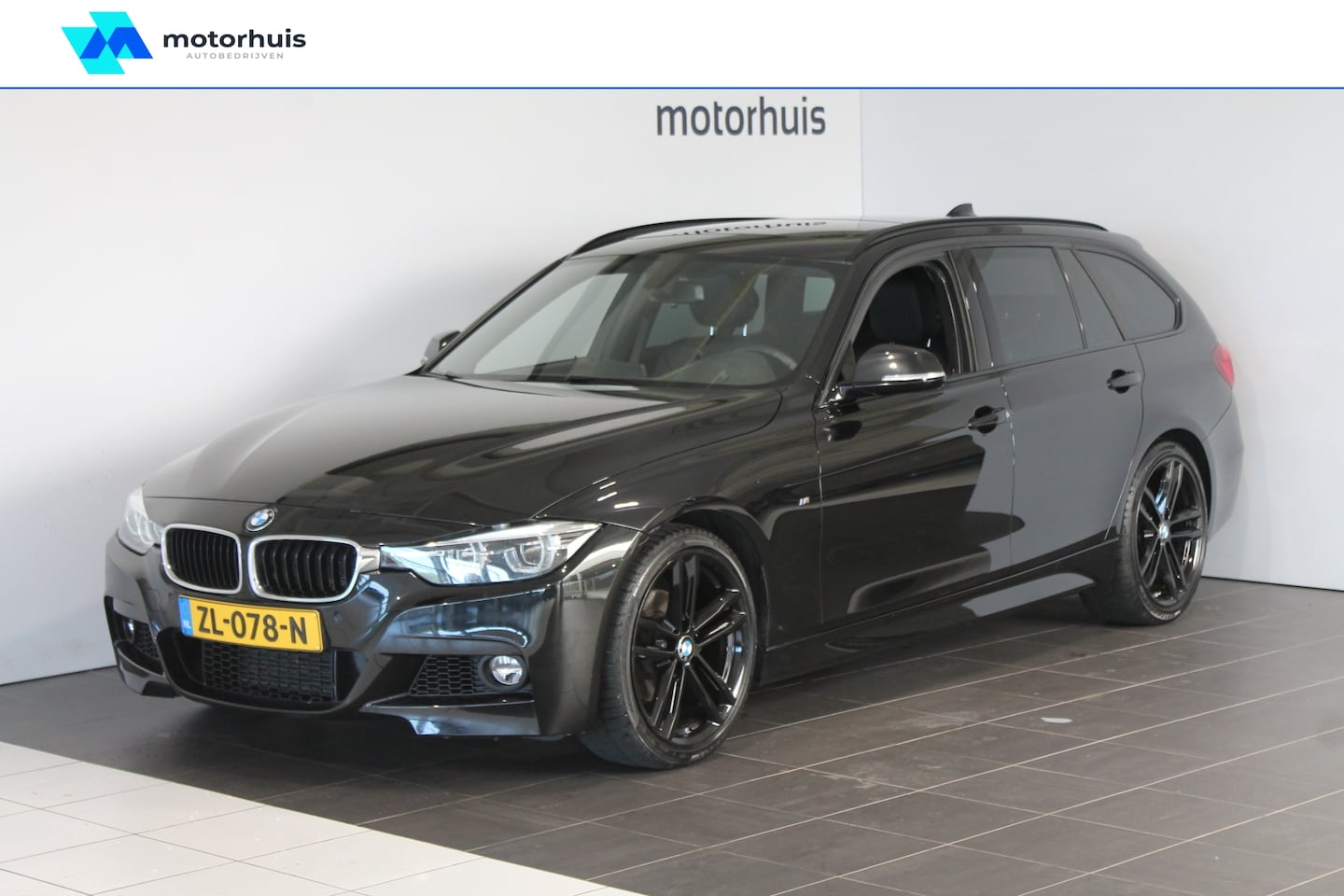 BMW 3-serie Touring - (f31) 318i 136PK M SPORT AUTOMAAT PANO SHADOW LINE NAVI PROF LEDER NAVI LED NAP - AutoWereld.nl