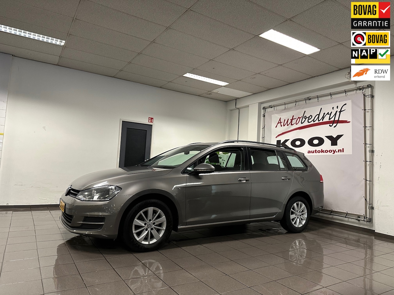 Volkswagen Golf Variant - 1.2 TSI Comfortline * Navigatie / Cruise control / LM Velgen / NL Auto * - AutoWereld.nl