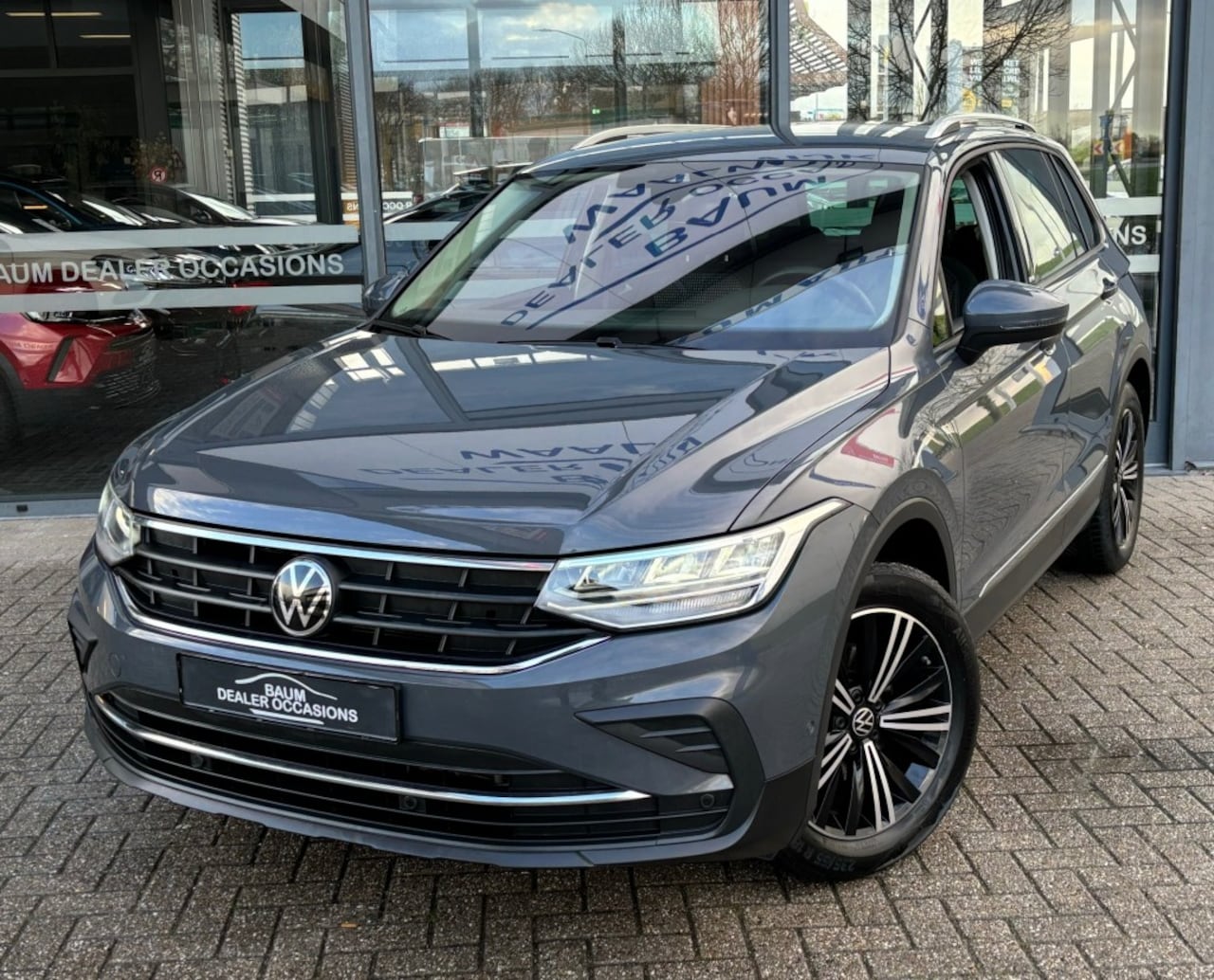 Volkswagen Tiguan - 1.5 TSI ACTIVE NAVI PDC-CAMERA LMV WINTERPACK - AutoWereld.nl