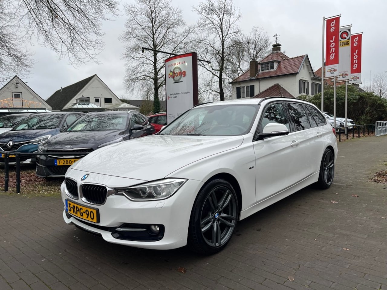 BMW 3-serie Touring - TOURING 316I AUTOMAAT / NAVI / TREKHAAK / 18'' LMV / PDC - AutoWereld.nl