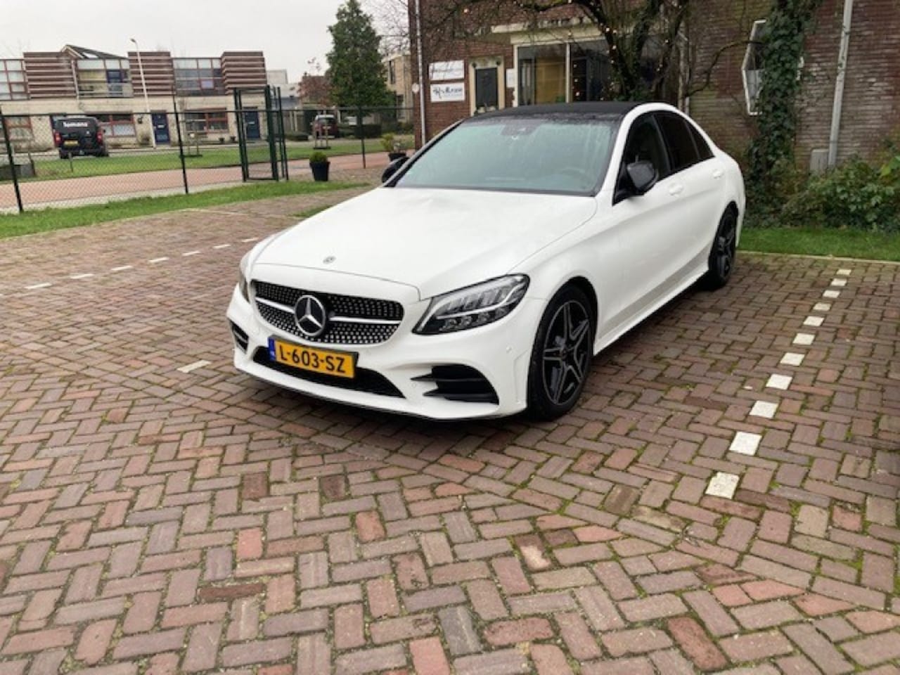 Mercedes-Benz C-klasse - C200 AMG MHEV 184 Pk / Elektrisch schuifdak / Lederen interieur - AutoWereld.nl