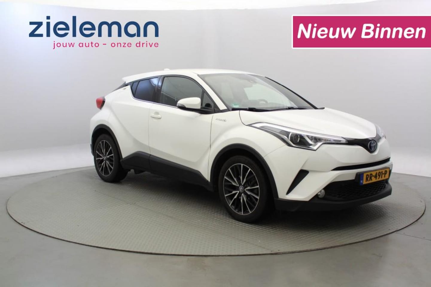 Toyota C-HR - 1.8 Hybrid Dynamic Automaat - Camera, Trekhaak, Stoelverw. - AutoWereld.nl