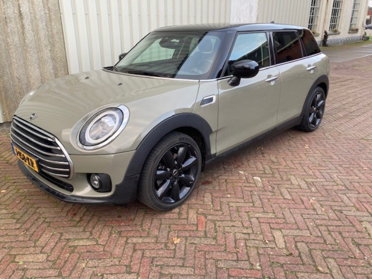 MINI Clubman - Chili Business /automaat/136 Pk/ Car Play/ Union Jack / leder/ C - AutoWereld.nl