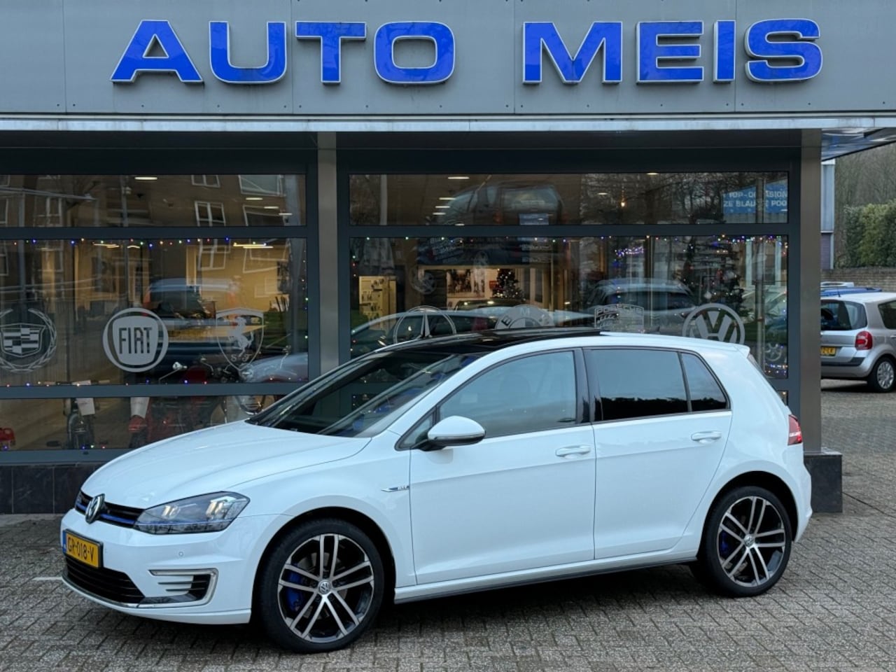 Volkswagen Golf - 1.4 TSI GTE Panoramadak Navi Clima Cruise PDC - AutoWereld.nl