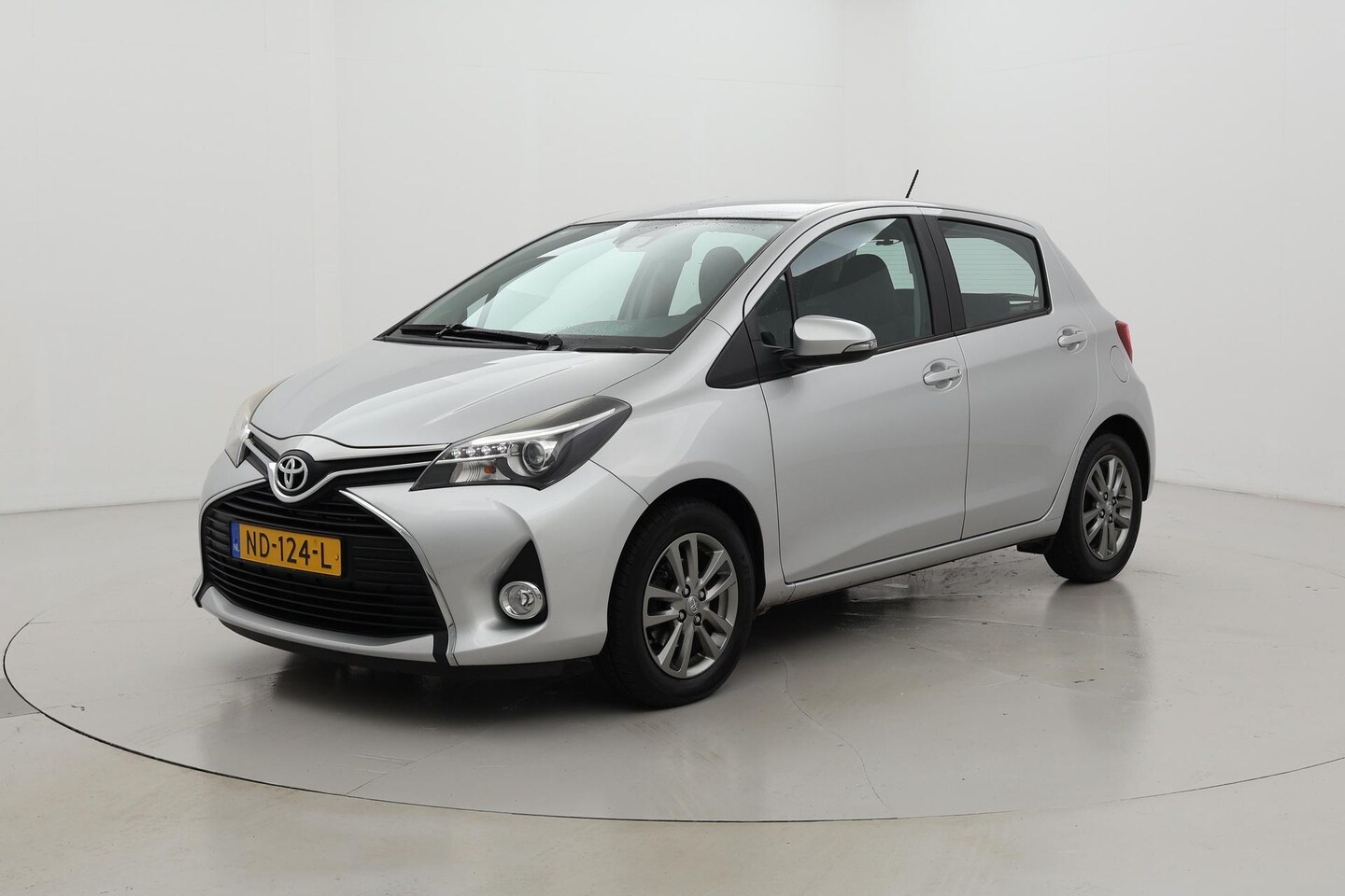 Toyota Yaris - 1.3 VVT-i Trend Navigatie 5drs - AutoWereld.nl