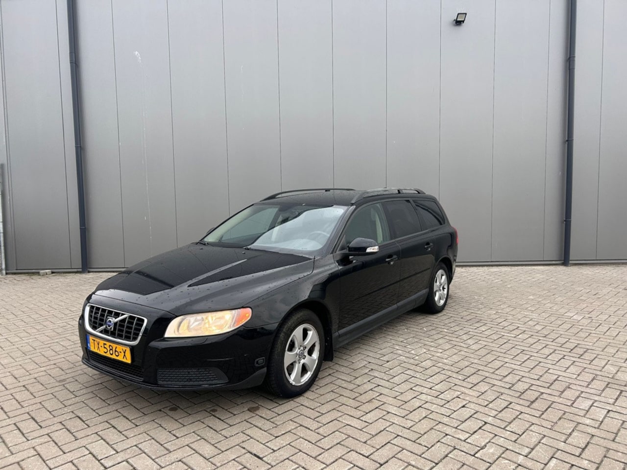 Volvo V70 - 2.0F Kinetic 2.0F Kinetic - AutoWereld.nl