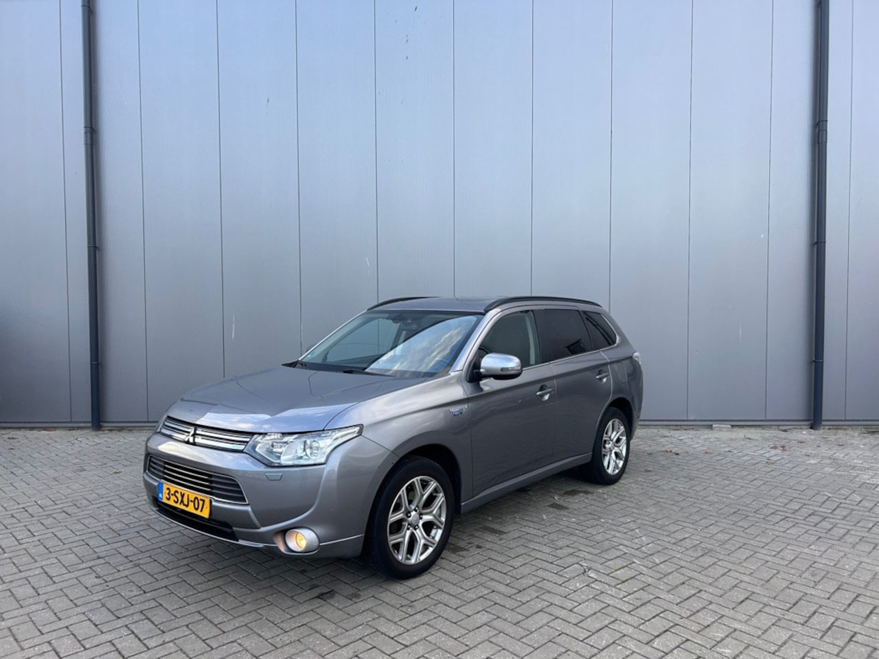 Mitsubishi Outlander - 2.0 PHEV instyle 2.0 PHEV Instyle - AutoWereld.nl