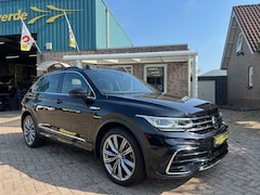 Volkswagen Tiguan - 1.5 TSI ACT 150pk DSG Highline R-Design, Pano, VOL