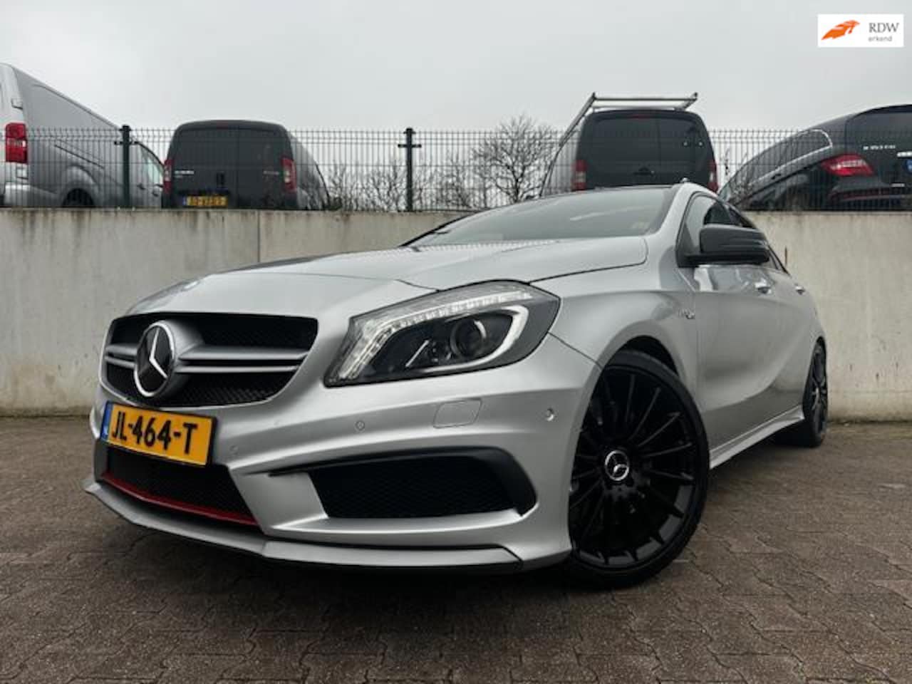 Mercedes-Benz A-klasse - AMG 45 4MATIC/PANO/NAVI/CAMERA/HERMAN KARDON/STOEL VERWARMING/360 PK/ - AutoWereld.nl