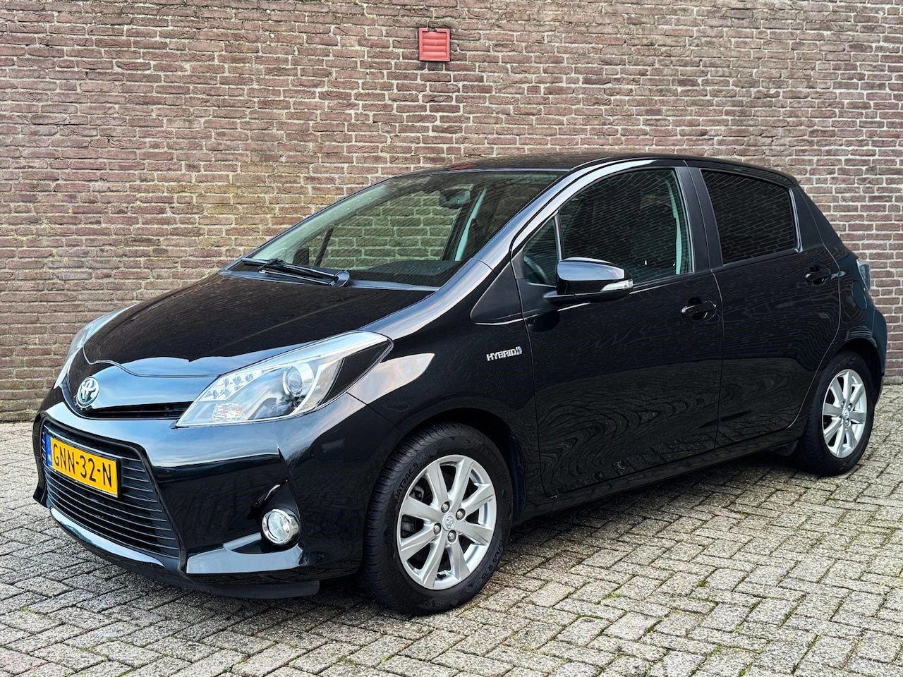 Toyota Yaris - 1.5 Hybrid Dynamic Navi Camera Clima Keyless Bluetooth - AutoWereld.nl