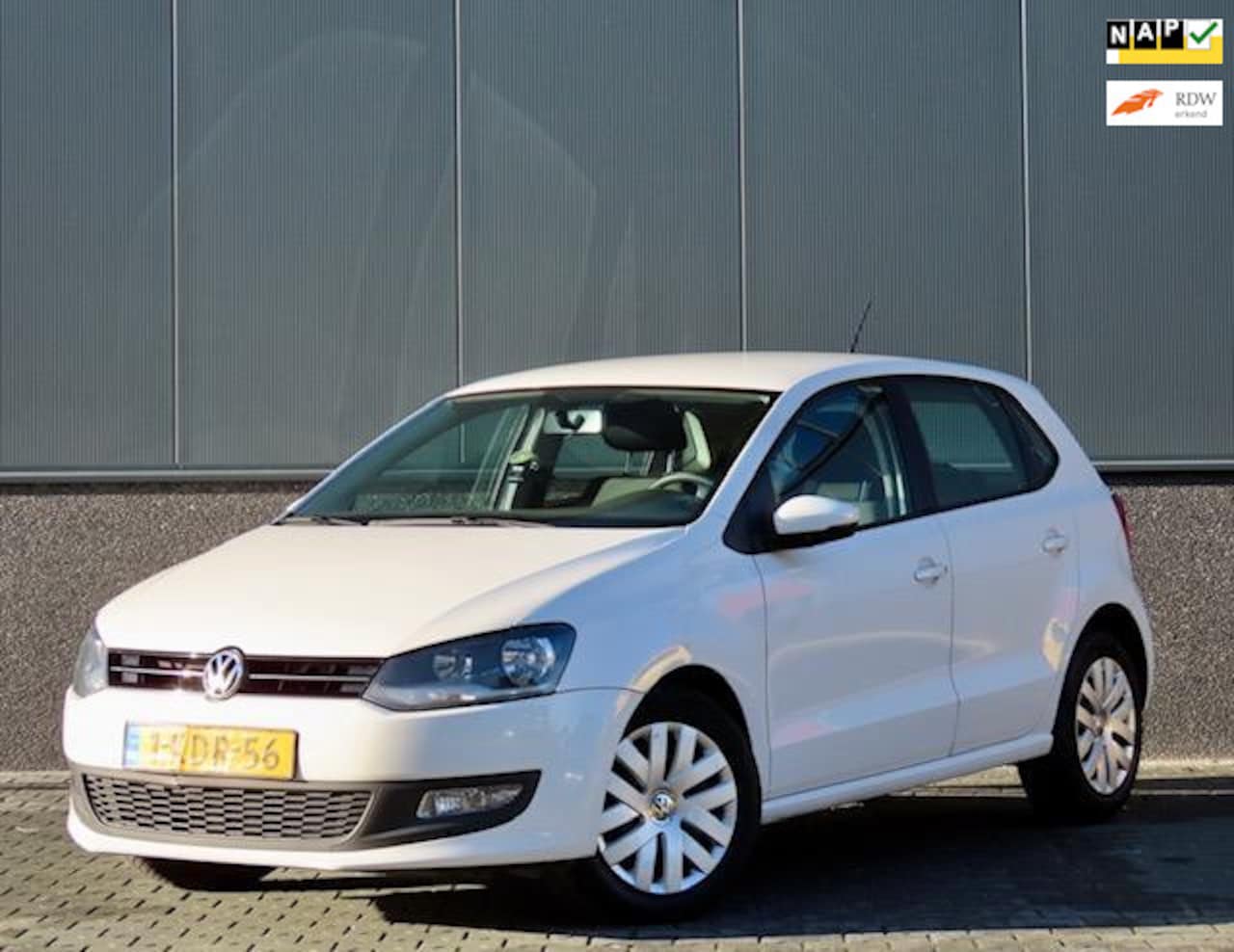 Volkswagen Polo - 1.2 TSI BlueMotion Comfortline Airco | Cruise | NAP - AutoWereld.nl