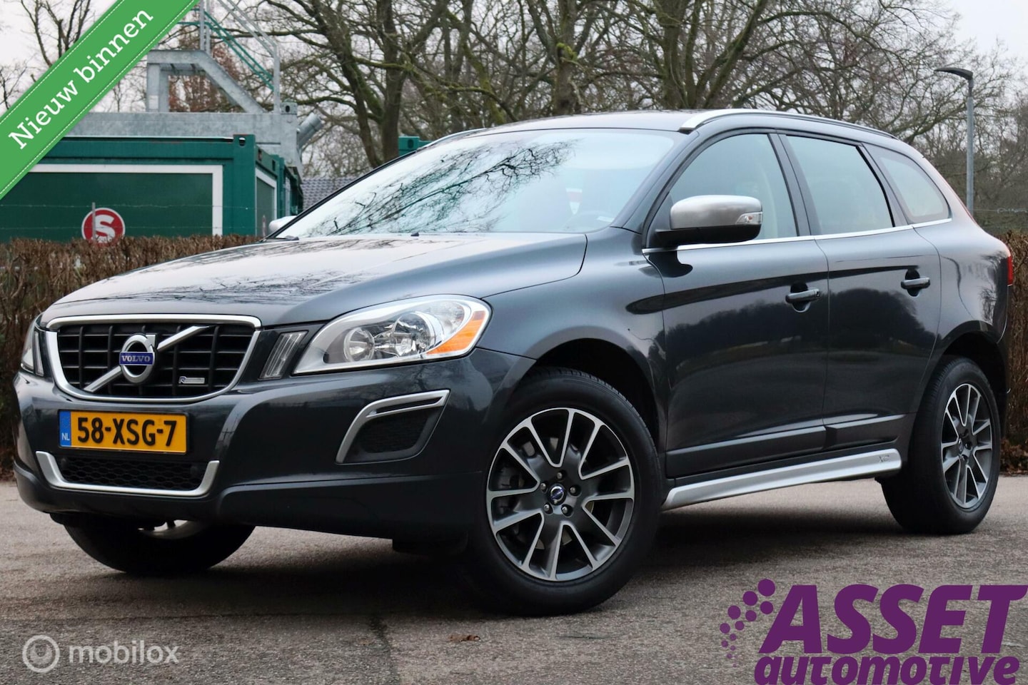 Volvo XC60 - 2.0 T5 aut R-Design | trekhaak | dealeronderhoud - AutoWereld.nl