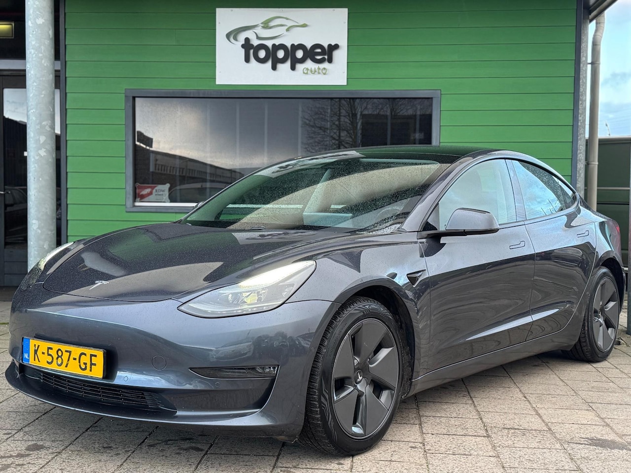 Tesla Model 3 - Long Range RWD Long Range AWD 75 kWh / Trekhaak / Leer / Pano / - AutoWereld.nl