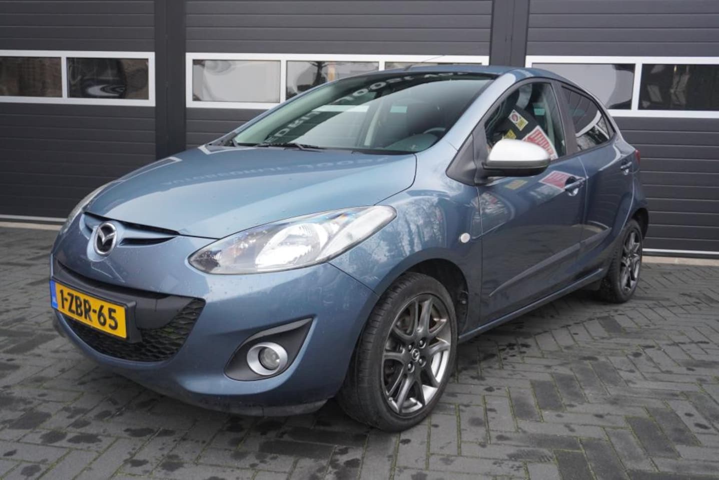 Mazda 2 - 1.3 Silver Edition Airco/Navi/Parksensoren achter/Stoelverwarming - AutoWereld.nl