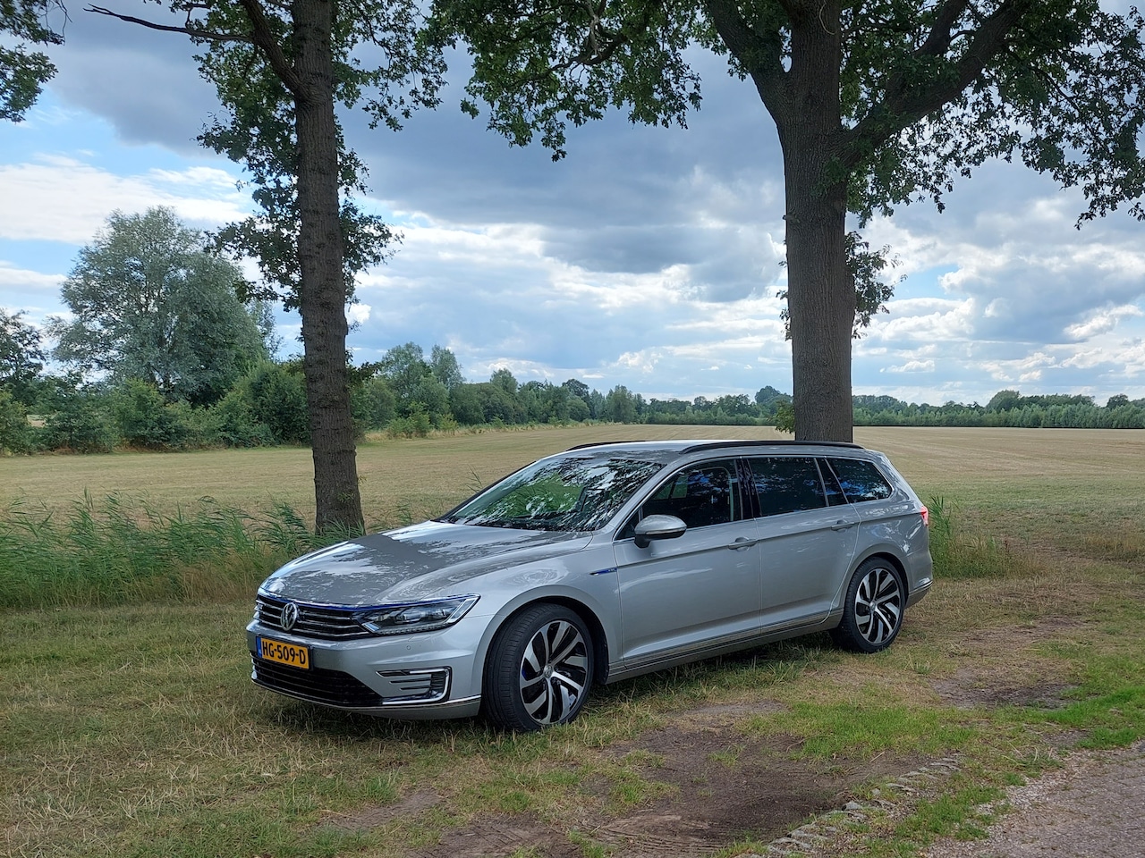 Volkswagen Passat Variant - 1.4 TSI GTE Highline Hybride met trekhaak - AutoWereld.nl