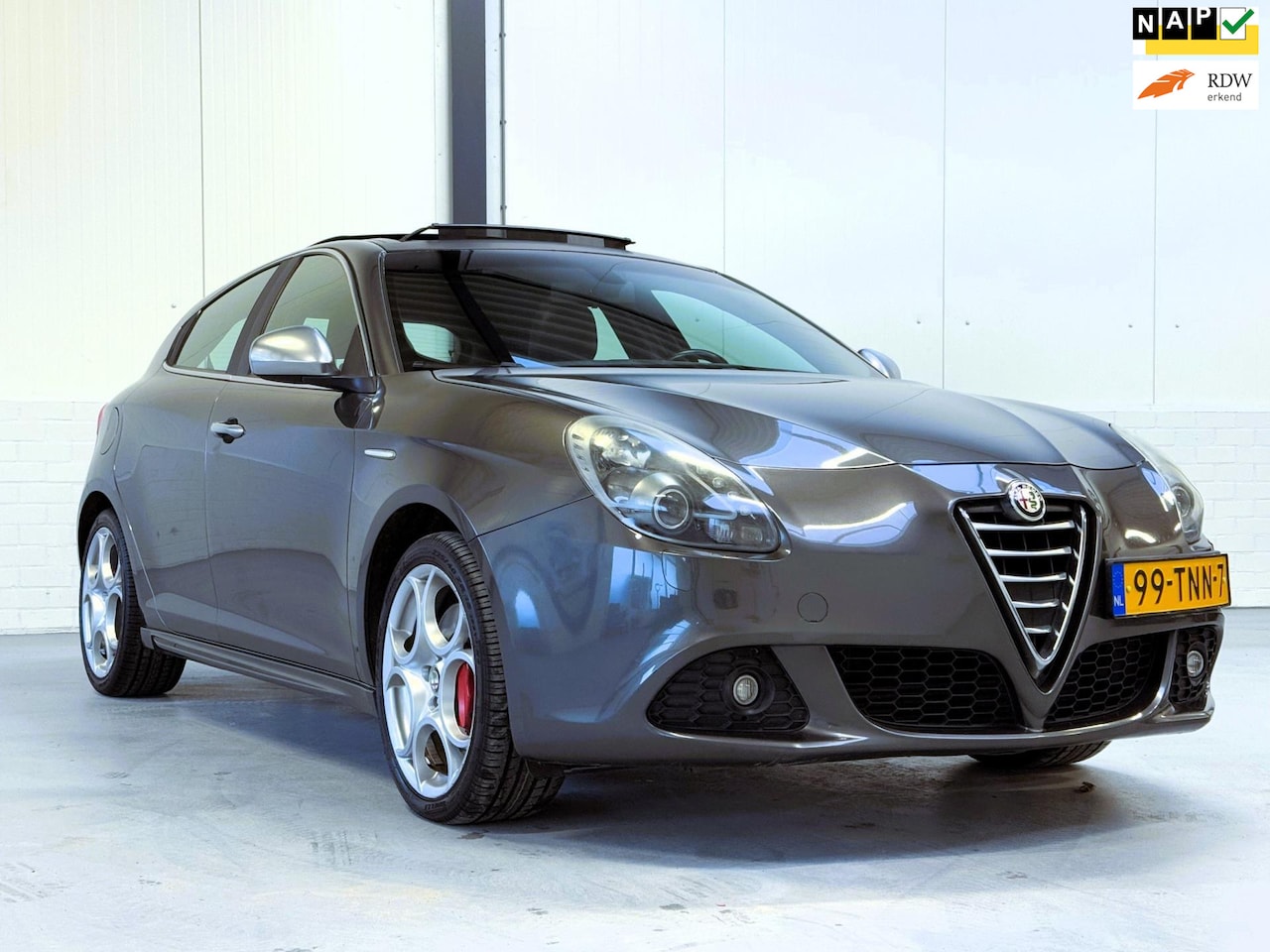 Alfa Romeo Giulietta - 1.4 T Distinctive Pano|Automaat - AutoWereld.nl