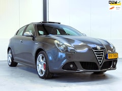 Alfa Romeo Giulietta - 1.4 T Distinctive Pano|Automaat