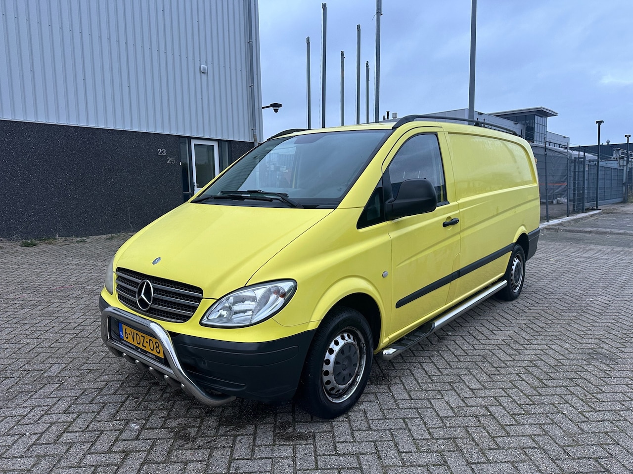 Mercedes-Benz Vito - 109 CDI 320 Lang DC Amigo standaard 2009 - AutoWereld.nl