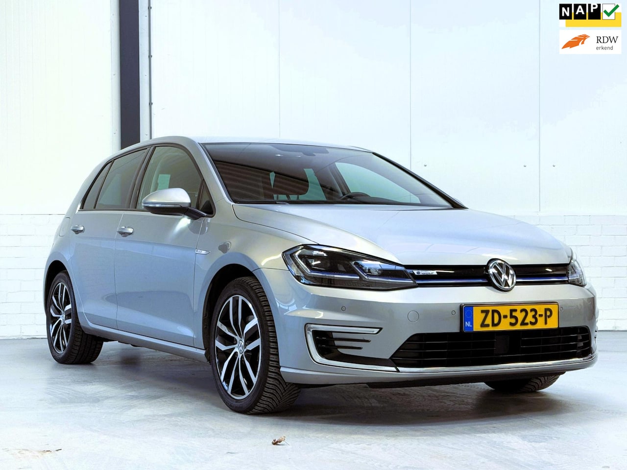 Volkswagen e-Golf - E-Golf Virtual|Camera|ACC|Full Led|1e Eigenaar - AutoWereld.nl