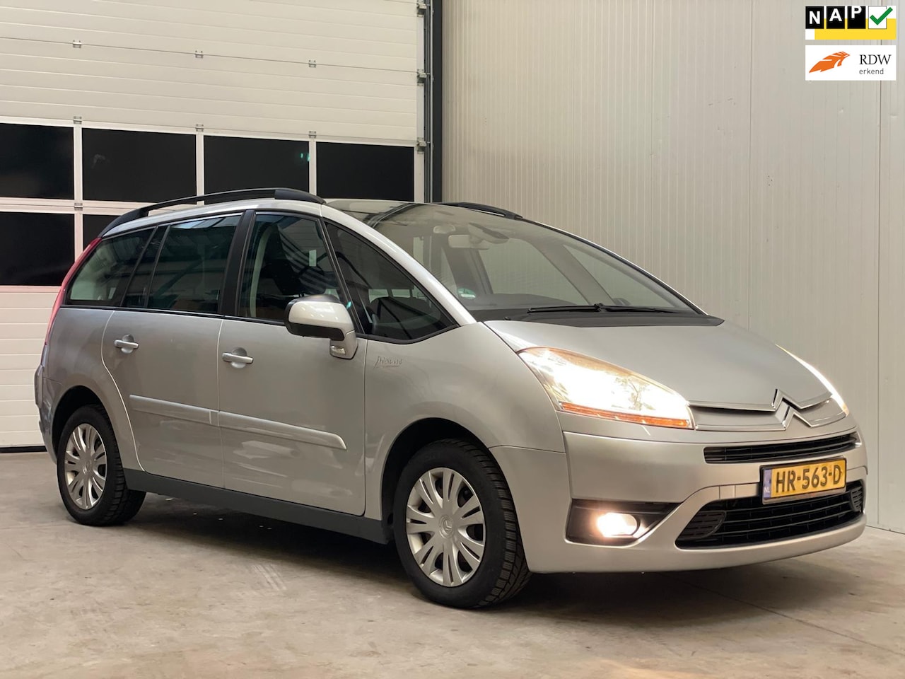 Citroën C4 - Grand 1.8 Benzine | APK 16.12.2025 - AutoWereld.nl