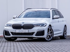 BMW 5-serie Touring - 530e xDrive M-SPORT * LASER, LEDER, PANORAMA, TREKH, HuD, H&K Sound, 19-inch LMV * € 38.40