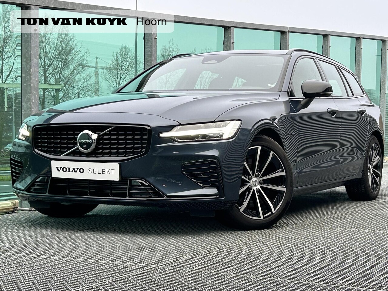 Volvo V60 - 2.0 T6 Plug-in hybrid AWD Plus Dark , Automaat , Adaptive Cruise , Panoramadak , 360 Camer - AutoWereld.nl