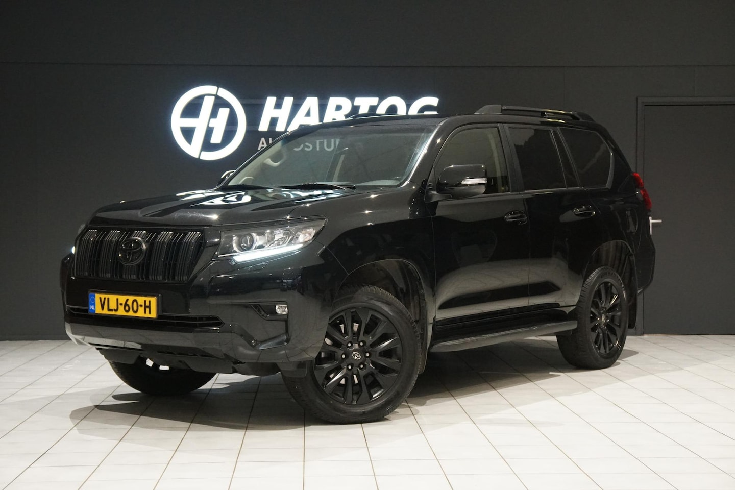 Toyota Land Cruiser Challenger - 2.8 D-4D-F Window Van - AutoWereld.nl