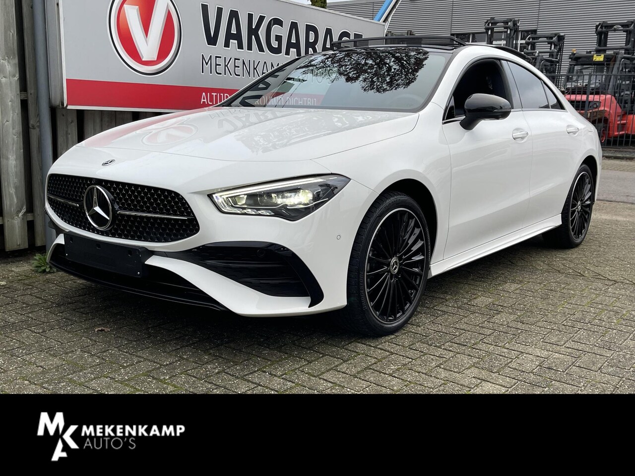 Mercedes-Benz CLA-Klasse - 250 e AMG Line FACELIFT 19"/Panoramadak/Matrix LED/360 camera/Dodehoek/Stoel + stuurverwar - AutoWereld.nl