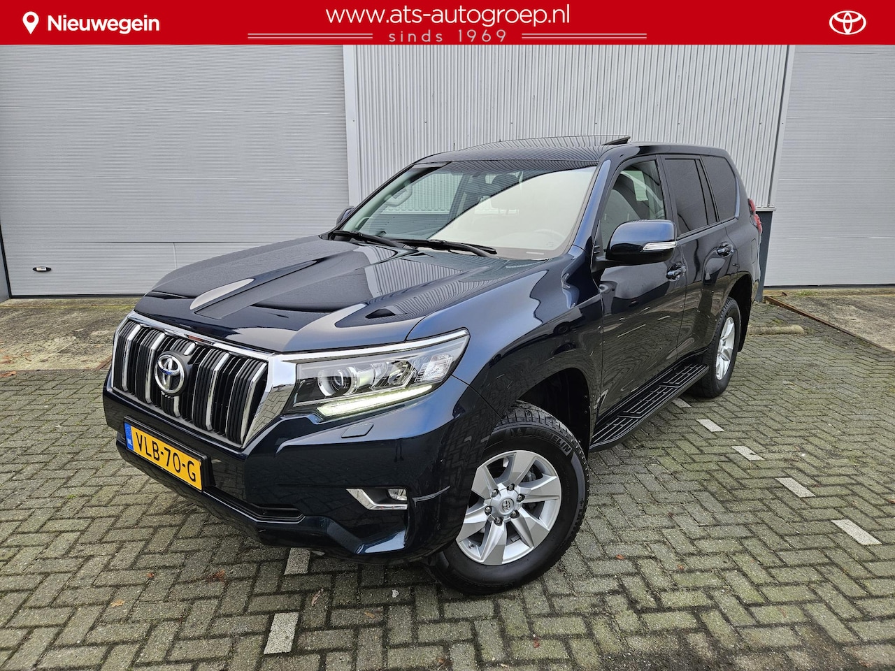 Toyota Land Cruiser - 2.8 D-4D-F Comfort High Roof Window Van 2.8 D-4D-F Comfort High Roof Window Van , schuifkantel dak, trekhaak,  71.000 km - AutoWereld.nl