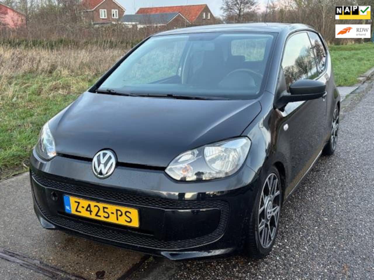 Volkswagen Up! - 1.0 high up! 3-Drs Stuurbekrachtiging Airco Audio/CD ASC ESP LMV 16" TCS Verlagingsset Dea - AutoWereld.nl