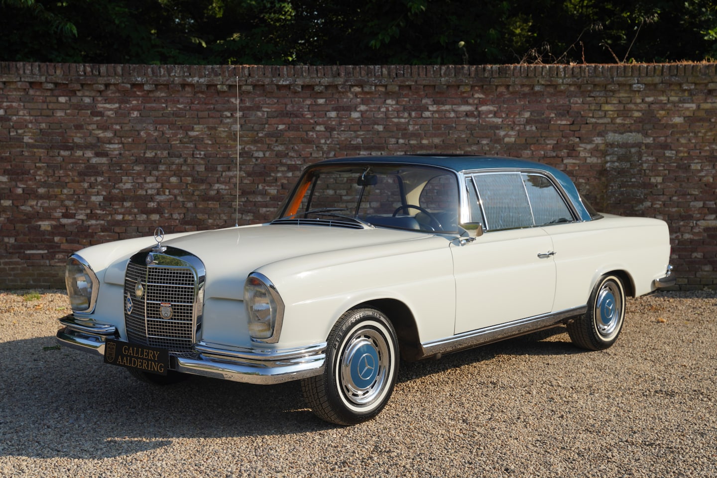 Mercedes-Benz 280 - SE COUPE Iconic '60s and '70s design, Rare 280SE Coupe - only 3.797 built, Fully dealer/sp - AutoWereld.nl