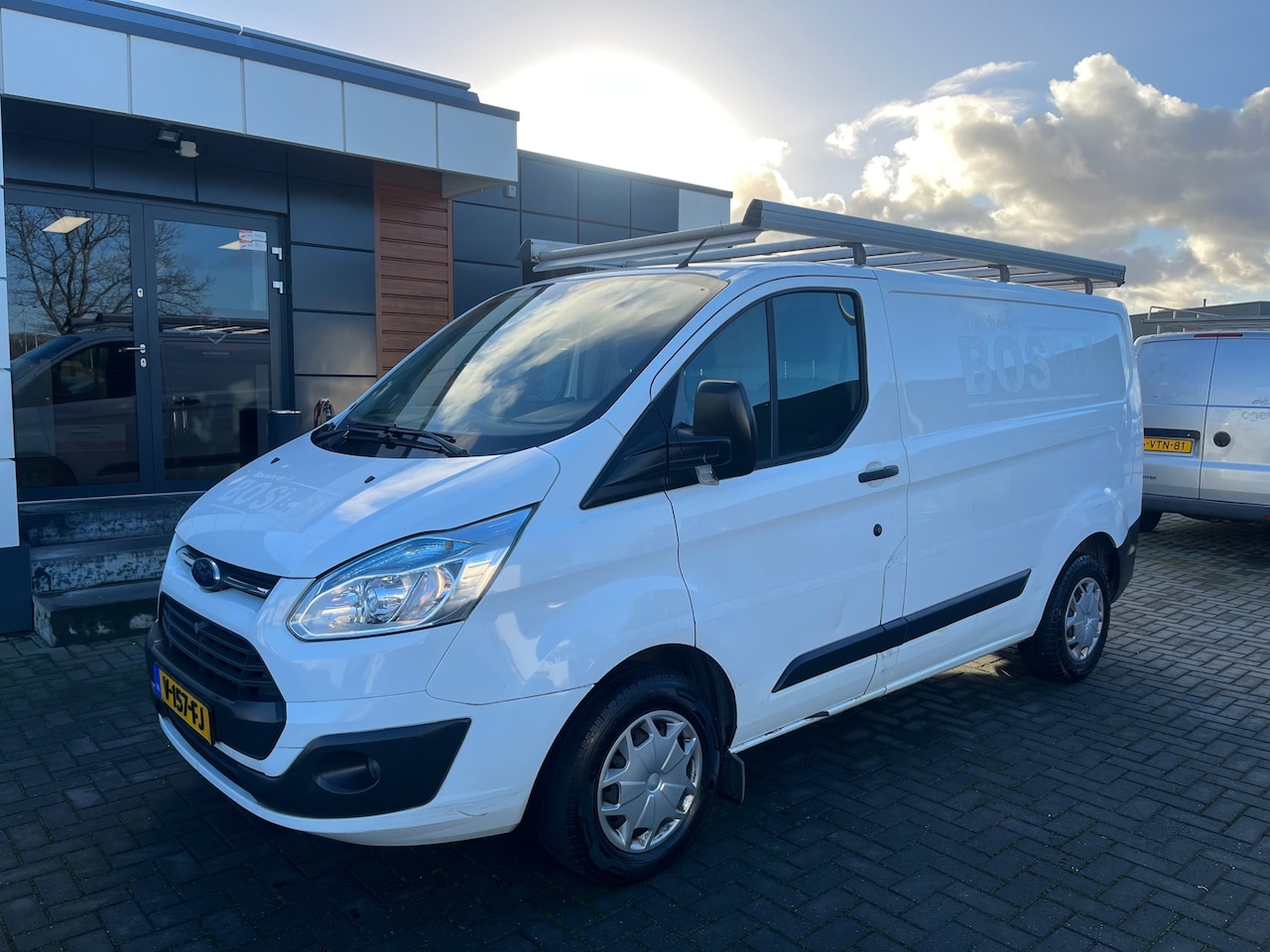 Ford Transit Custom - 270 2.2 TDCI Airco 3 persoons 2015 170.000 km - AutoWereld.nl