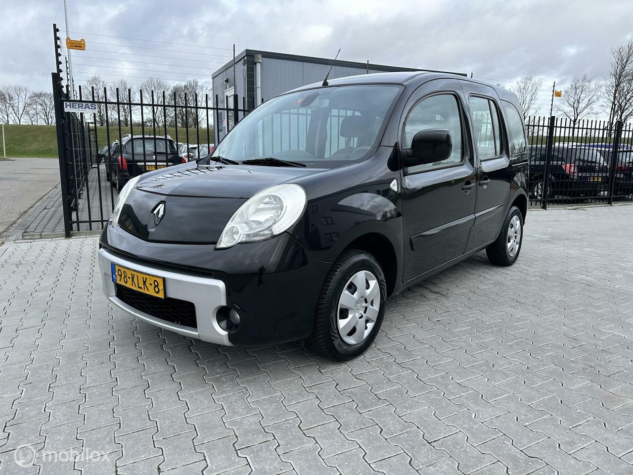 Renault Kangoo Family - 1.5 dCi Expression ZO MEE HANDEL EXPORT - AutoWereld.nl