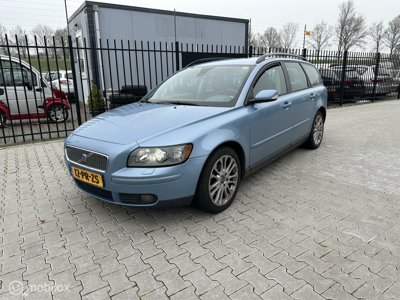 Volvo V50 - 2.4 Kinetic HANDEL EXPORT ZO MEE - AutoWereld.nl