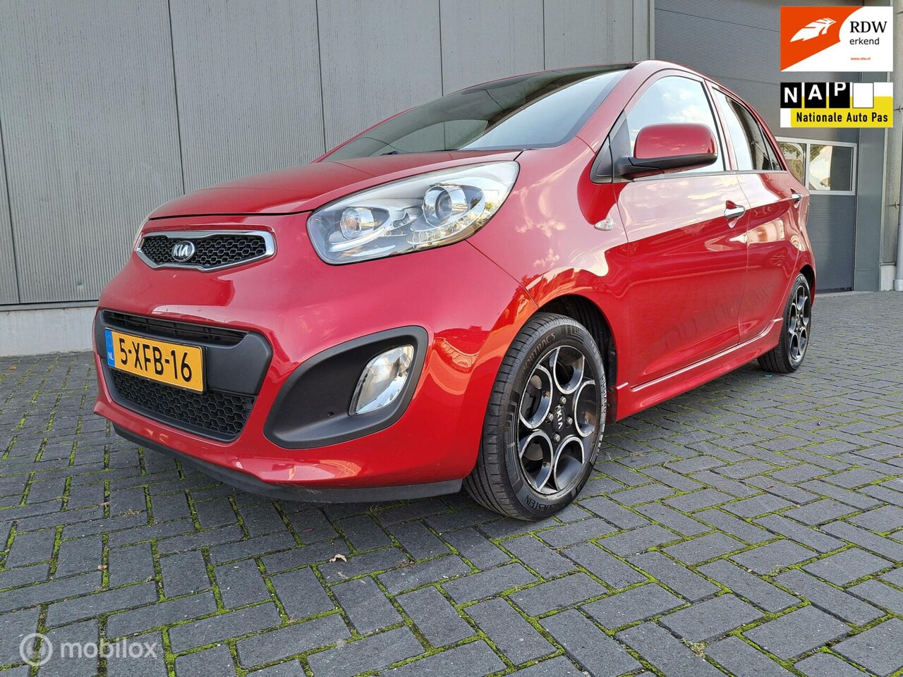 Kia Picanto - 1.0 CVVT World Cup Ed. 1.0 CVVT World Cup Ed. - AutoWereld.nl