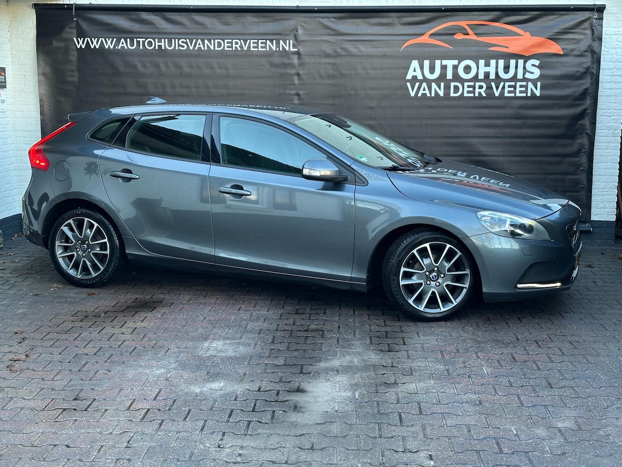 Volvo V40 - 1.6 D2 Summum 1.6 D2 Summum, Clima/Naviagatie/Stoelverwarming/Etc - AutoWereld.nl