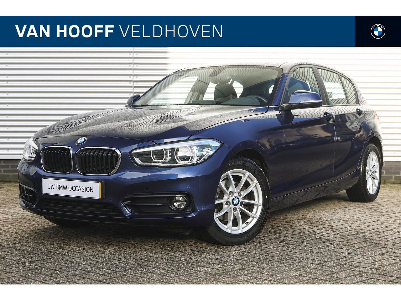 BMW 1-serie - 118i Executive Sport Line Automaat / Trekhaak / Sportstoelen / LED / Navigatie Professiona - AutoWereld.nl