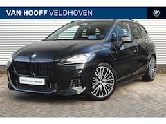 BMW 2-serie Active Tourer - 220i High Executive M Sport Automaat / Panoramadak / Trekhaak / Sportstoelen / Stoelverwar