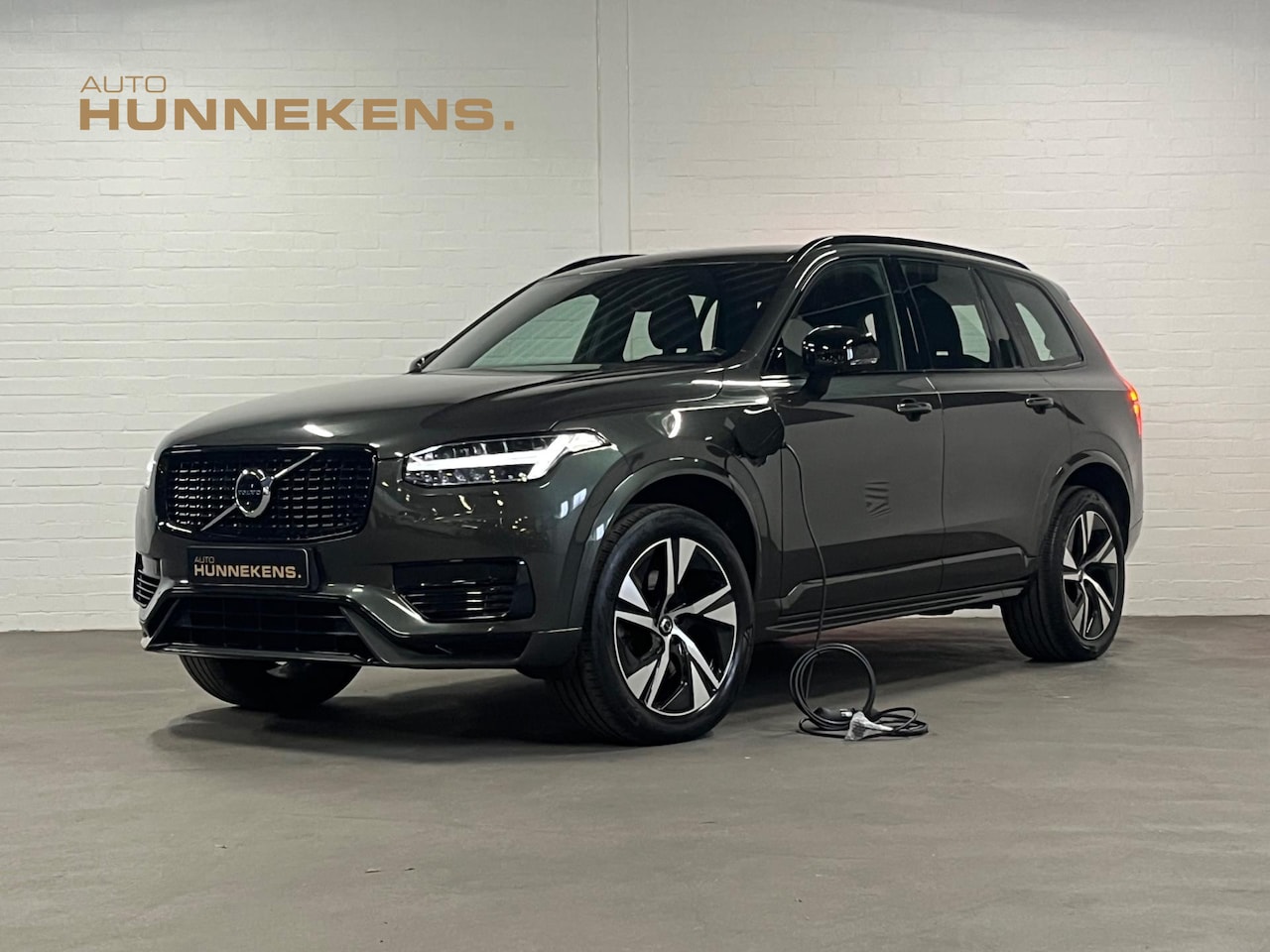 Volvo XC90 - Recharge T8 AWD R-Design | Trekhaak | Keyless | 360 Camera | BLIS | Stuur-/Stoel verwarmin - AutoWereld.nl