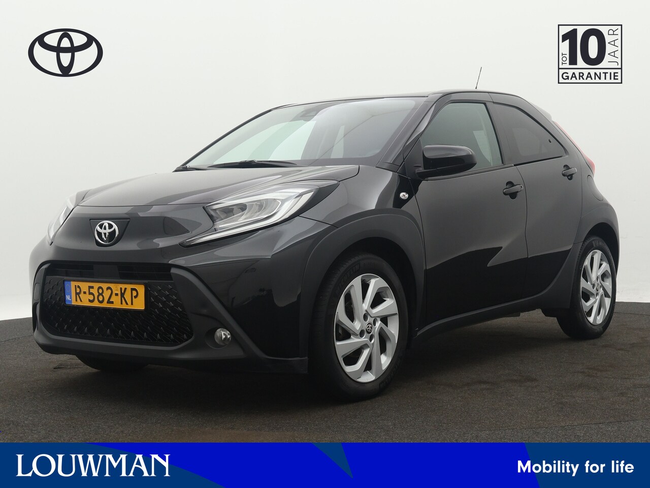 Toyota Aygo X - 1.0 VVT-i MT first | Apple CarPlay/Android Auto | LED | Climate Control | Camera | LM Velg - AutoWereld.nl