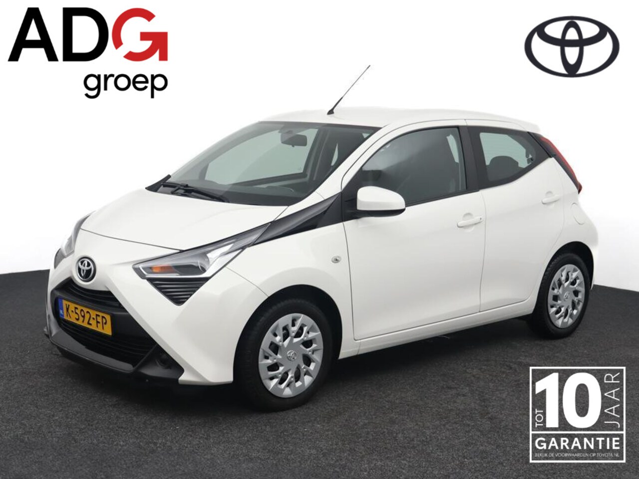 Toyota Aygo - 1.0 VVT-i x-play | Parkeercamera | Apple carplay Android auto | Airco | - AutoWereld.nl