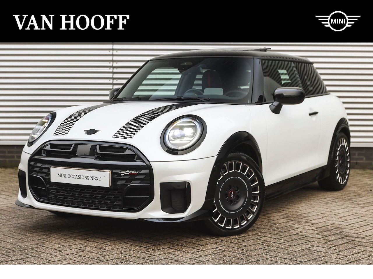 MINI Cooper S - Hatchback Automaat / JCW / Pakket M / 17" John Cooper Works Sprint Spoke black - AutoWereld.nl