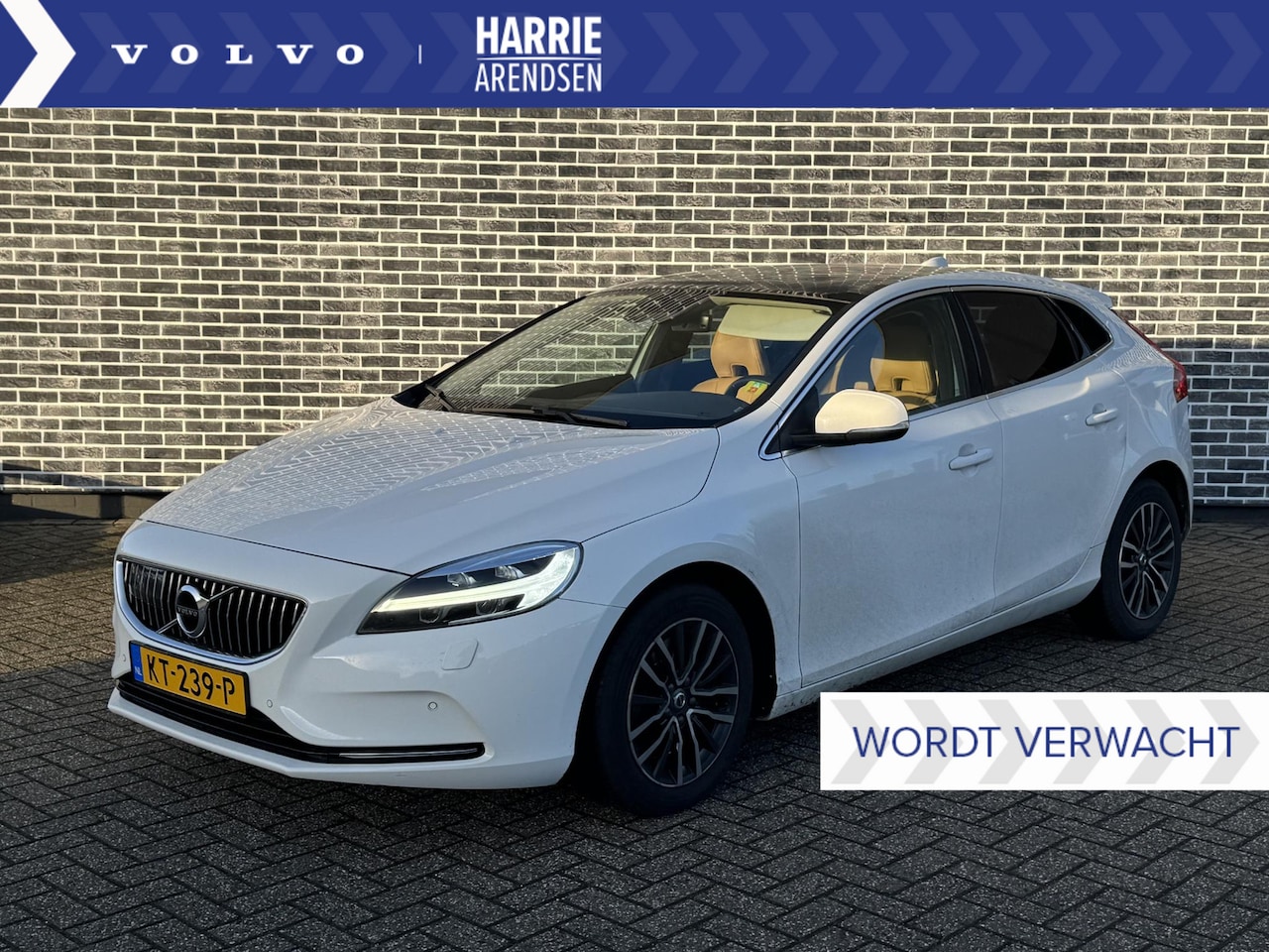 Volvo V40 - 1.5 T2 Nordic+ | Luxury Line | Camera | Leder | Trekhaak | Dealer onderhouden - AutoWereld.nl