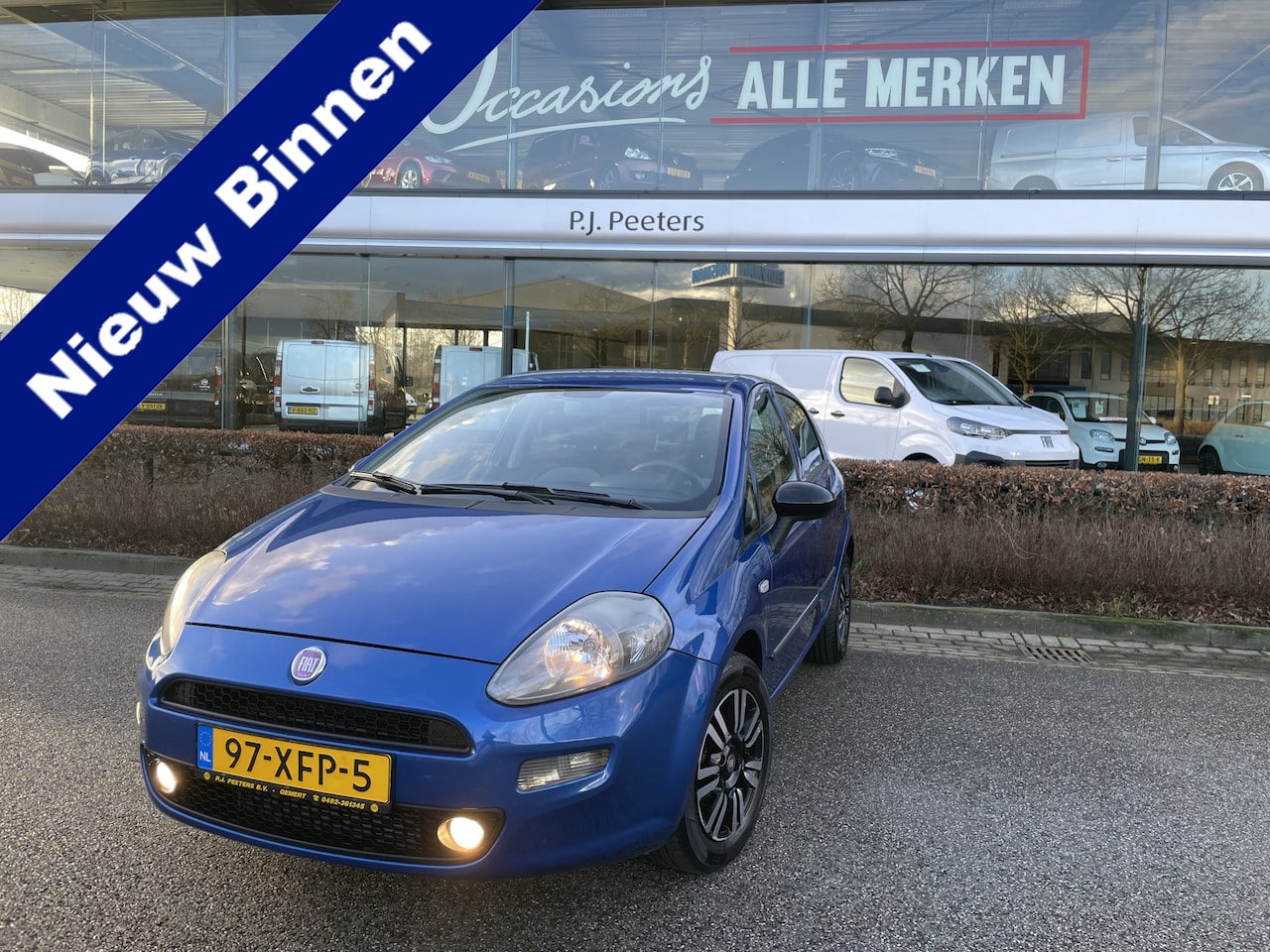 Fiat Punto Evo - 0.9 TwinAir Easy airco -  Radio/CD - Lederen stuurwiel - Mistlampen - Licht metalen velgen - AutoWereld.nl