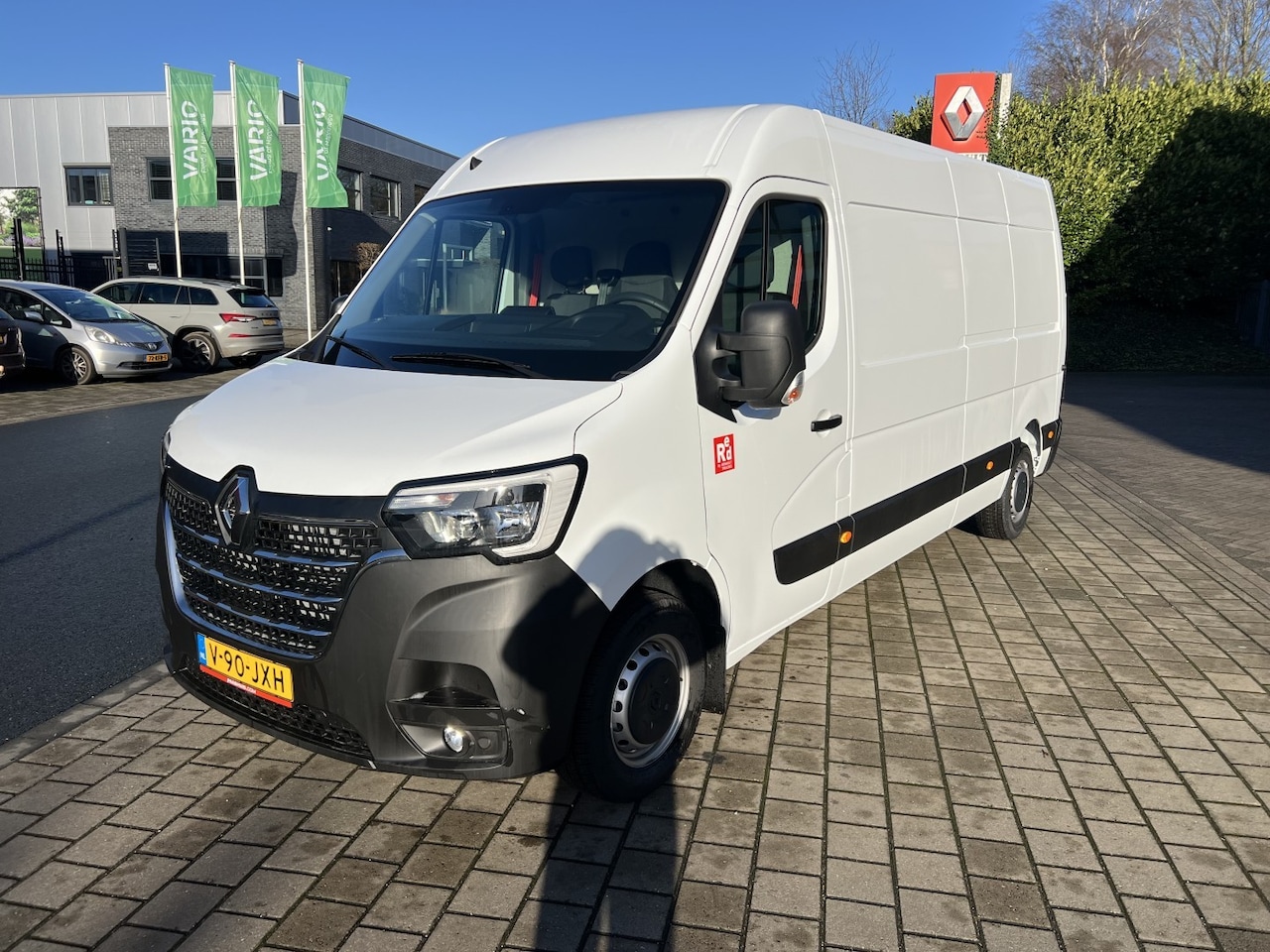 Renault Master - L3H2 150 PK / AIRCO/ NAVIGATIE + MULTIMEDIA / 4 SEIZOENEN BANDEN/ BIJRIJDERSBANK/ PARK ASS - AutoWereld.nl