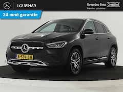 Mercedes-Benz GLA-Klasse - 200 Business Solution Luxury | Achteruitrijcamera | Trekhaak | Sfeerverlichting | Navigati