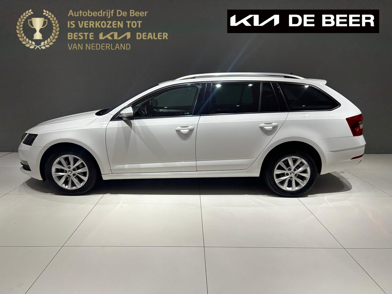 Skoda Octavia Combi - 1.0 TSI Greentech 115pk Ambition Business Trekhaak - AutoWereld.nl