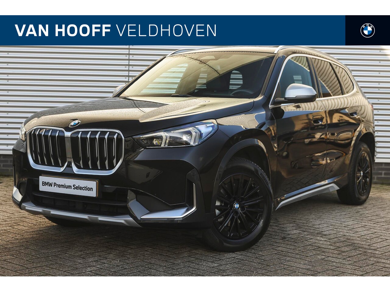 BMW X1 - sDrive18i High Executive xLine Automaat / Panoramadak / Sportstoelen / Parking Assistant P - AutoWereld.nl