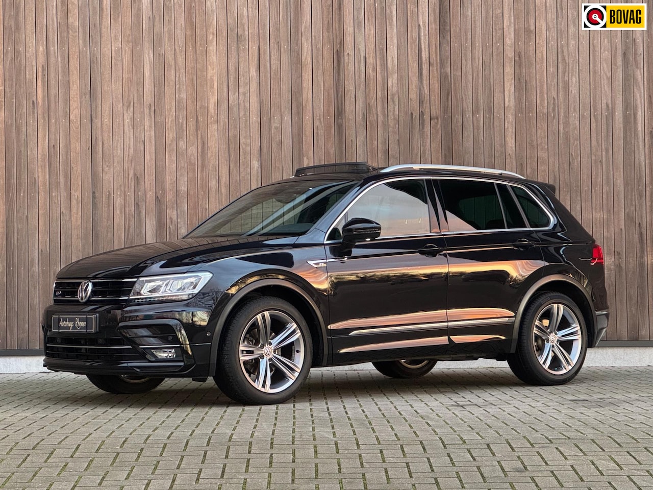 Volkswagen Tiguan - 1.5 TSI R-Line / Pano / Keyless / Massage - AutoWereld.nl